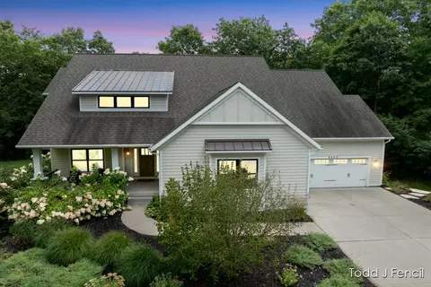 9400 Grange, Rockford, MI 49341