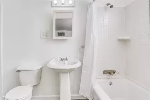 Bath - 116 E 8th, Evart, MI 49631 photo 1 of 3