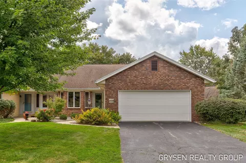 4256 Redbush, Grandville, MI 49418