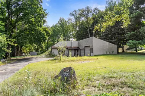 1001 N Dearing, Parma, MI 49269