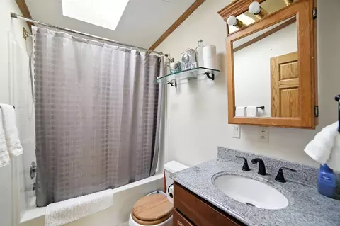 Bath - 78667 40th, Covert, MI 49043 photo 5 of 5