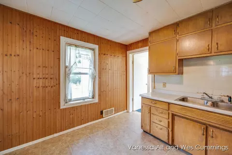 Kitchen - 4804 Zahm, Belding, MI 48809 photo 3 of 3
