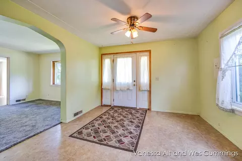 Entry Way - 4804 Zahm, Belding, MI 48809 photo 1 of 1
