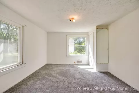 Bedroom - 4804 Zahm, Belding, MI 48809 photo 2 of 3