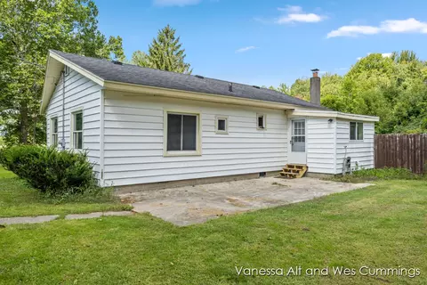 Exterior - 4804 Zahm, Belding, MI 48809 photo 2 of 6