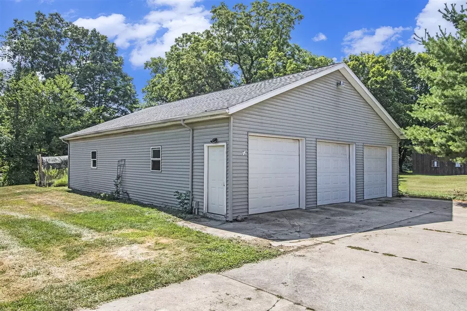 Exterior - 69154 Elkhart, Edwardsburg, MI 49112 photo 4 of 7