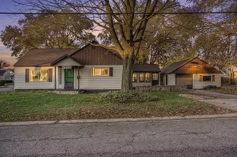 1710 Delwood, Wyoming, MI 49509