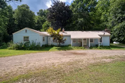 7533 Bendere, Hickory Corners, MI 49060