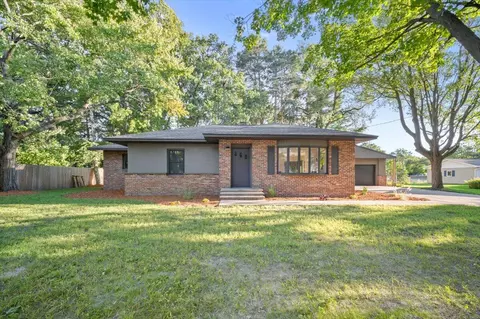 1065 Wilson, Norton Shores, MI 49441