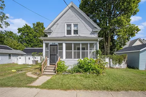 210 Battle Crk, Battle Creek, MI 49037