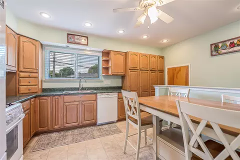 6915 Apache, Westland, MI 48185 photo 8