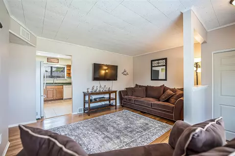 6915 Apache, Westland, MI 48185 photo 7