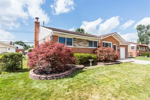 6915 Apache, Westland, MI 48185 photo 2