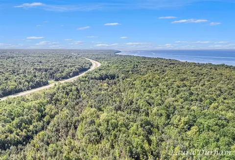 2800 Bluestarlakeshore, Saugatuck, MI 49453