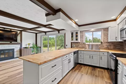 Kitchen - 12022 Jackman, Temperance, MI 48182 photo 2 of 3