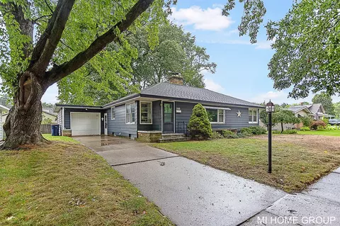 195 E 28th, Holland, MI 49423