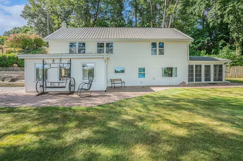 68433 Sweet Lk, Sturgis, MI 49091