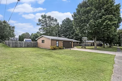 Exterior - 460 E Clinton St, Constantine, MI 49042 photo 3 of 12