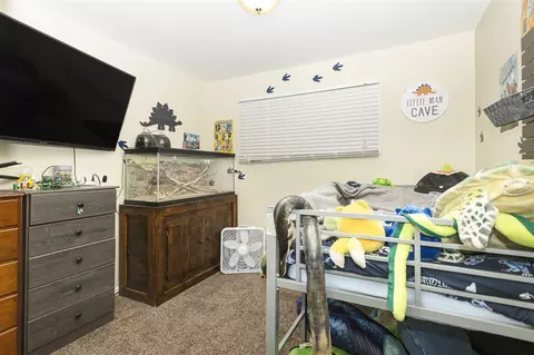 Bedroom - 460 E Clinton St, Constantine, MI 49042 photo 2 of 3