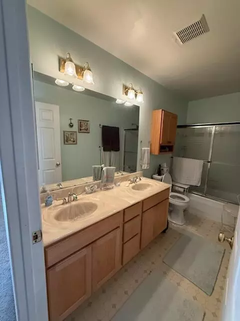 Bath - 2741 Roundtree, Troy, MI 48083 photo 2 of 2