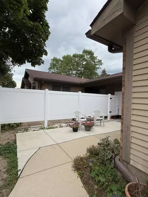 Exterior - 2741 Roundtree, Troy, MI 48083 photo 2 of 3
