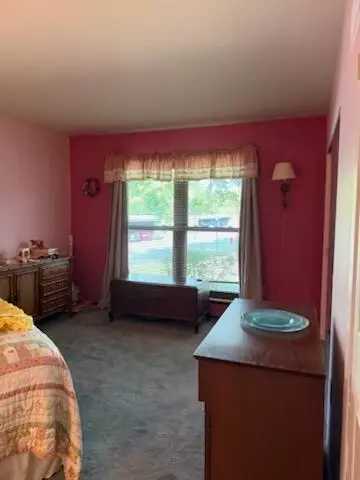 Bedroom - 2741 Roundtree, Troy, MI 48083 photo 2 of 5