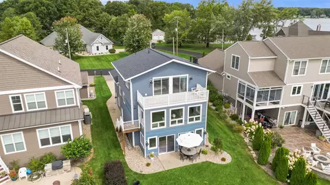 1009 Treasure Is, Mattawan, MI 49071