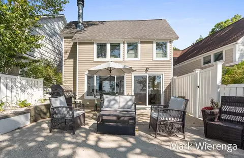 1144 S S Hbr, Grand Haven, MI 49417