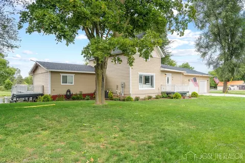 225 N West, Carson City, MI 48811