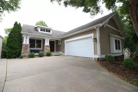 2220 W Greenstone, Grand Rapids, MI 49546