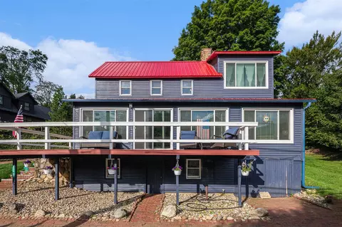 55945 Inn D Inn, Dowagiac, MI 49047