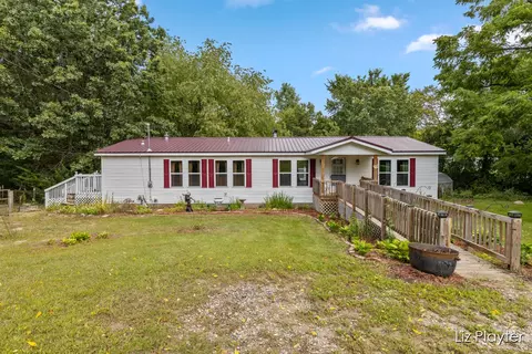 3079 E Bluewater, Ionia, MI 48846