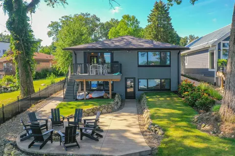 23876 S S Shr, Edwardsburg, MI 49112