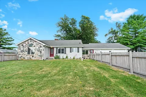 9128 Austin, Saline, MI 48176