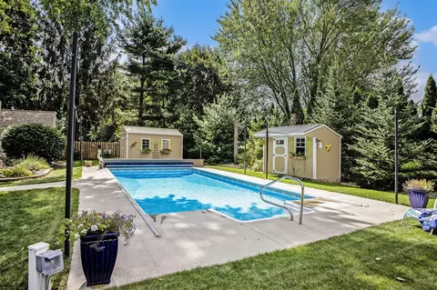 Exterior - 3816 Stonewall, Jackson, MI 49203 photo 5 of 14