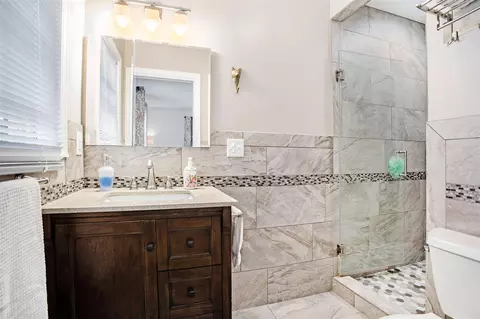 Bath - 3816 Stonewall, Jackson, MI 49203 photo 1 of 2