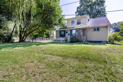 53075 M 51 N, Dowagiac, MI 49047