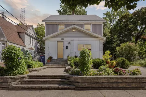 962 Sheridan, Grand Rapids, MI 49503