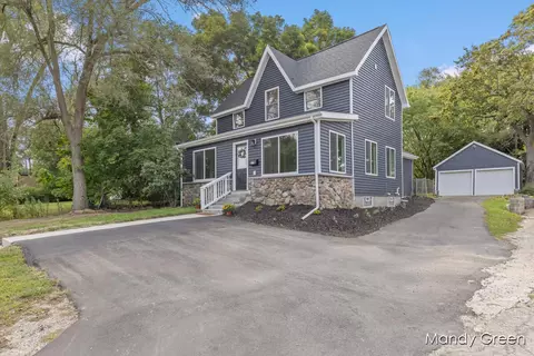 919 S Lafayette, Greenville, MI 48838