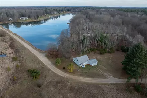 9996 Fawn Lake Dr, Stanwood, MI 49346