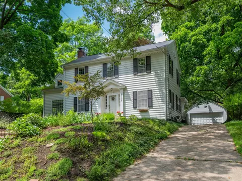 2126 Benjamin, Kalamazoo, MI 49008