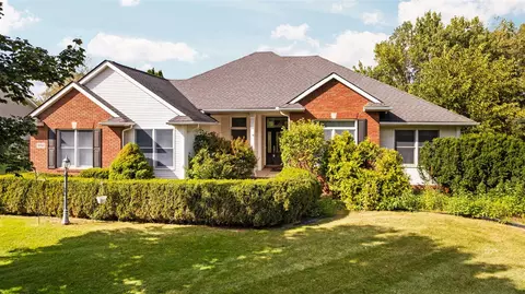 12253 Sunview, South Lyon, MI 48178