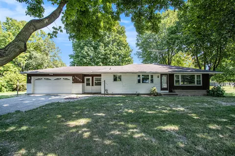 10097 S Sprinkle, Vicksburg, MI 49097