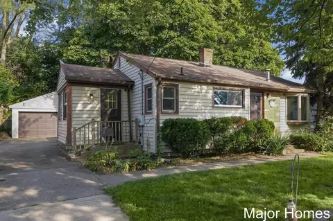 2936 Highgate, Wyoming, MI 49509