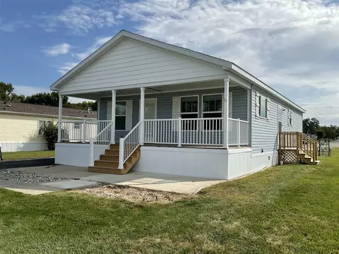7117 White Oak, Portage, MI 49002