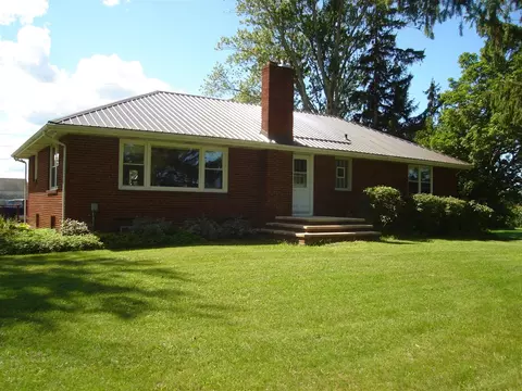 2512 W Wagner, Buchanan, MI 49107