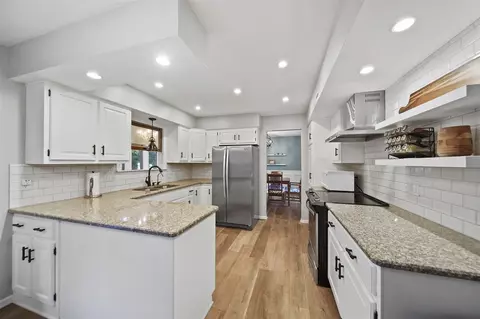 Kitchen - 6232 Burning Tree, Jackson, MI 49201 photo 1 of 3