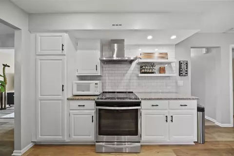Kitchen - 6232 Burning Tree, Jackson, MI 49201 photo 3 of 3