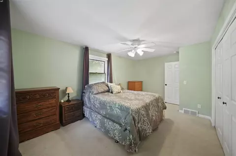 Bedroom - 6232 Burning Tree, Jackson, MI 49201 photo 8 of 9