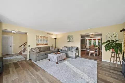 Entry Way - 6232 Burning Tree, Jackson, MI 49201 photo 3 of 3